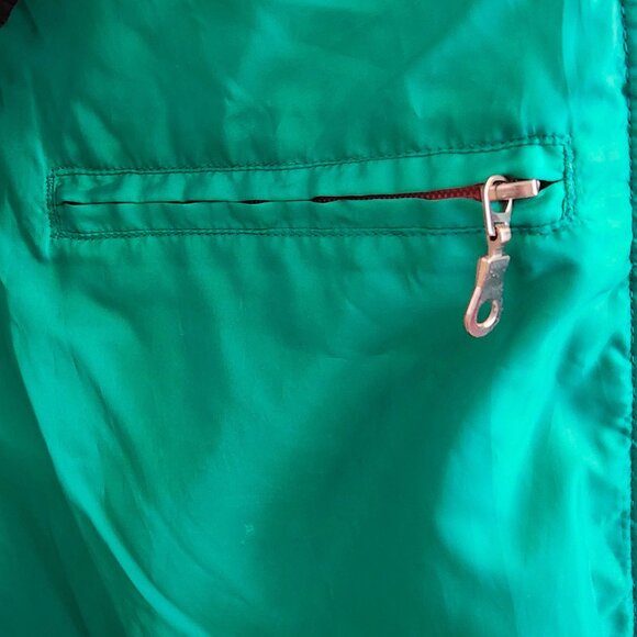 Hooded puffer vest with zipper and xl sized hood - Picture 4 of 5